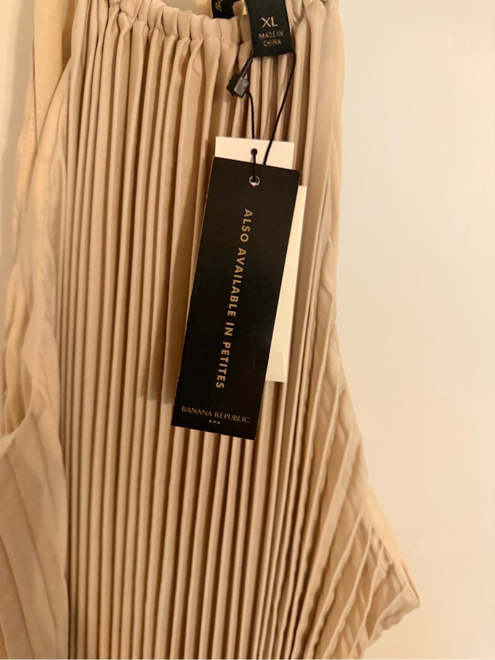 Banana Republic Cream Pleated Halter Maxi Dress - Picture 6 of 11